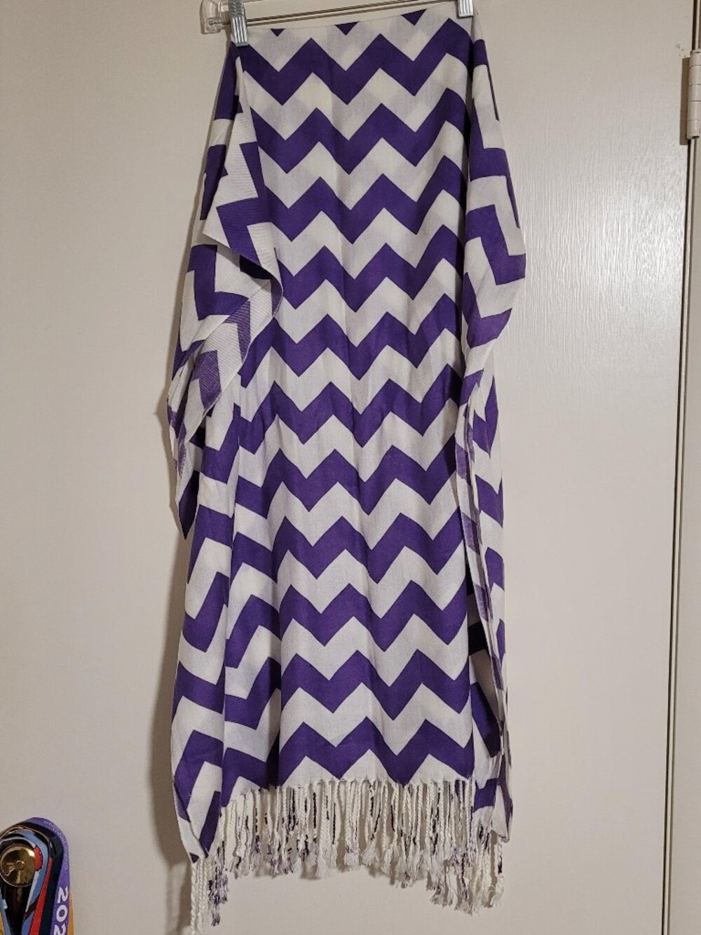 NWOT! Purple and white chevron-patterned fringe scarf